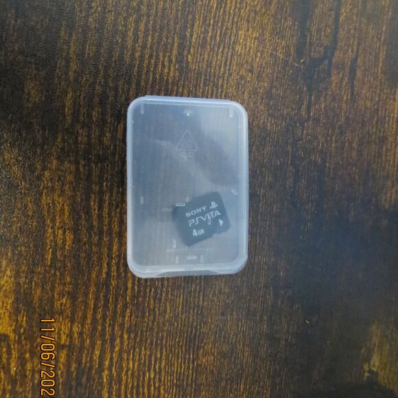 Sony Genuine PS Vita 4GB Memory Card - Picture 3 of 3